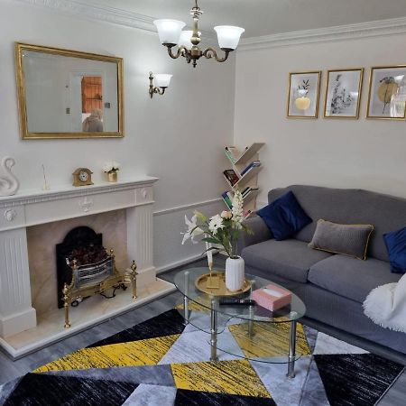 Centrally Located W/ Free Parking & Smart Tv Leeds  Extérieur photo