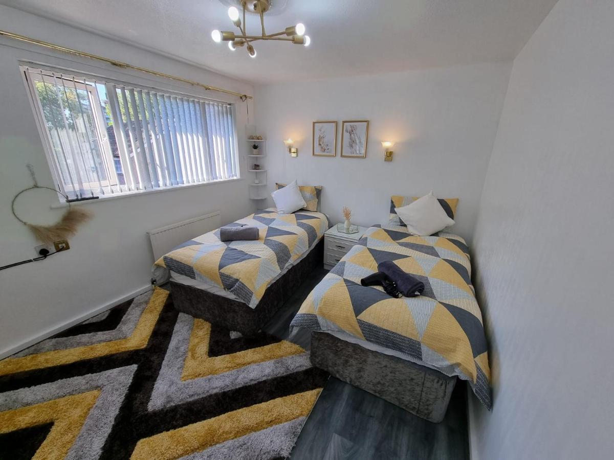 Centrally Located W/ Free Parking & Smart Tv Leeds  Extérieur photo