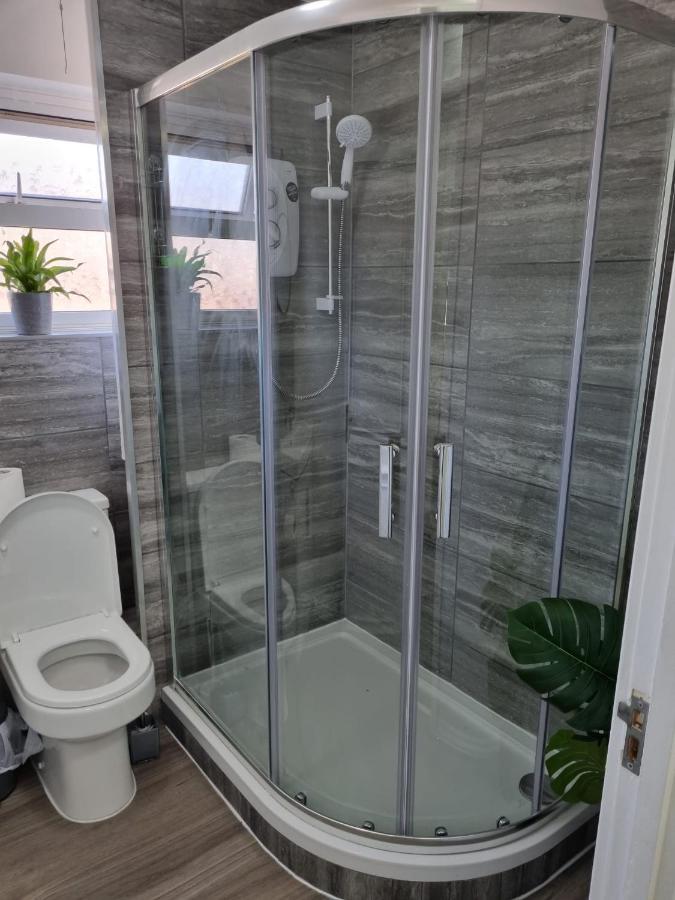 Centrally Located W/ Free Parking & Smart Tv Leeds  Extérieur photo
