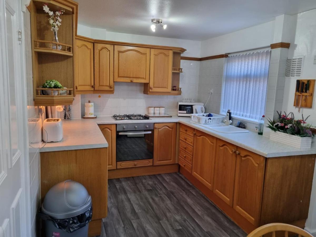 Centrally Located W/ Free Parking & Smart Tv Leeds  Extérieur photo